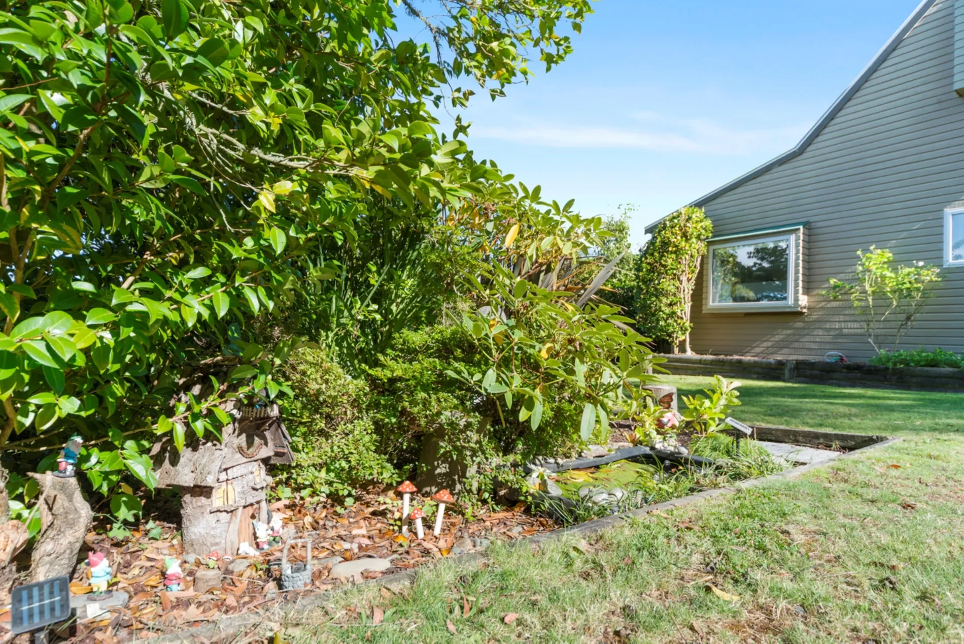 Exterior photo 7