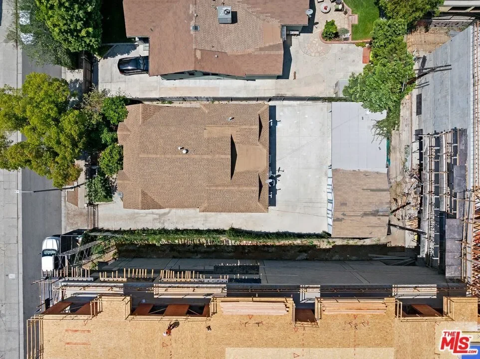1516 La Baig Avenue, Los Angeles, California, United States. - Photo 2
