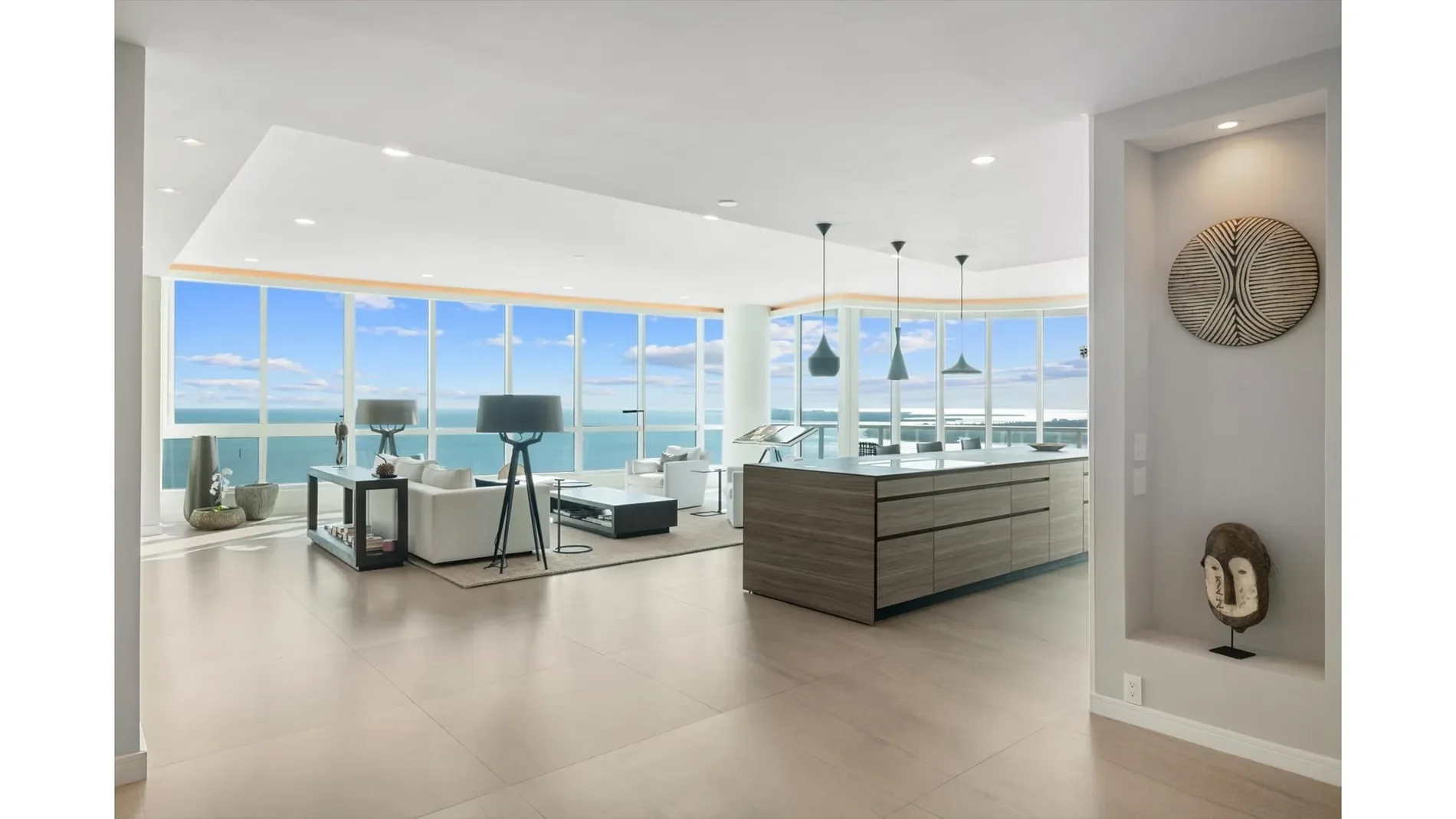100 S Pointe Dr, Miami Beach, Florida, United States. - Photo 4
