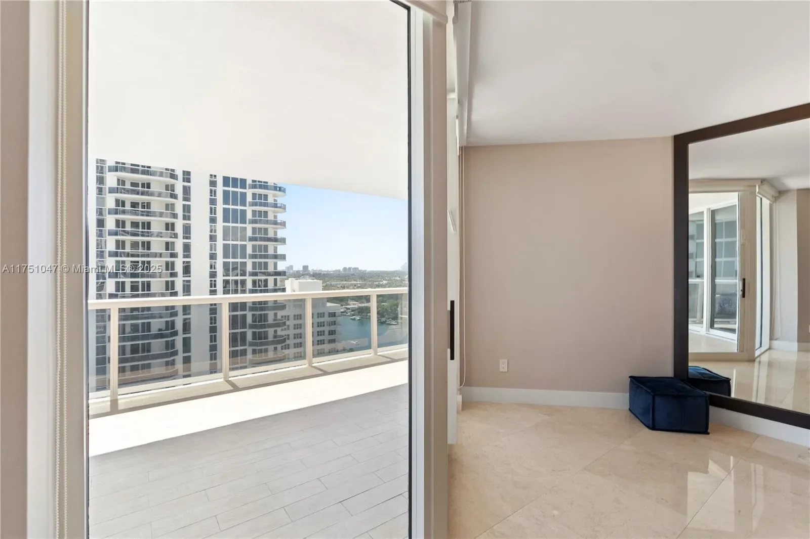 4779 Collins Ave 2204, Miami Beach, Florida, United States. - Photo 10