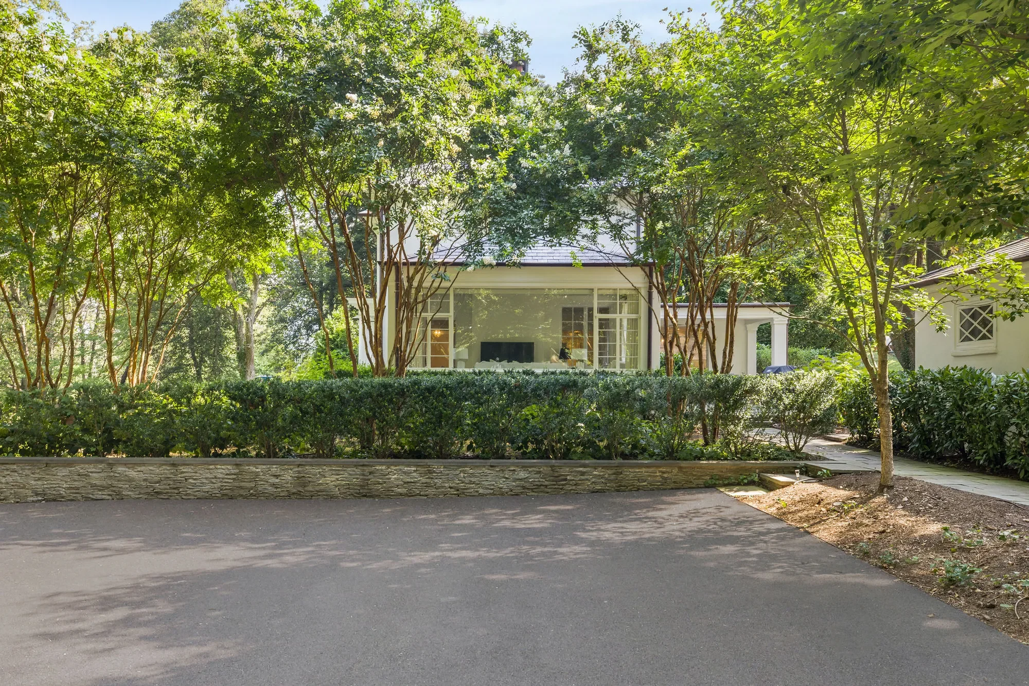 1204 Blue Ridge Rd, Charlottesville, VA 22903, Charlottesville, Virginia, United States. - Photo 4