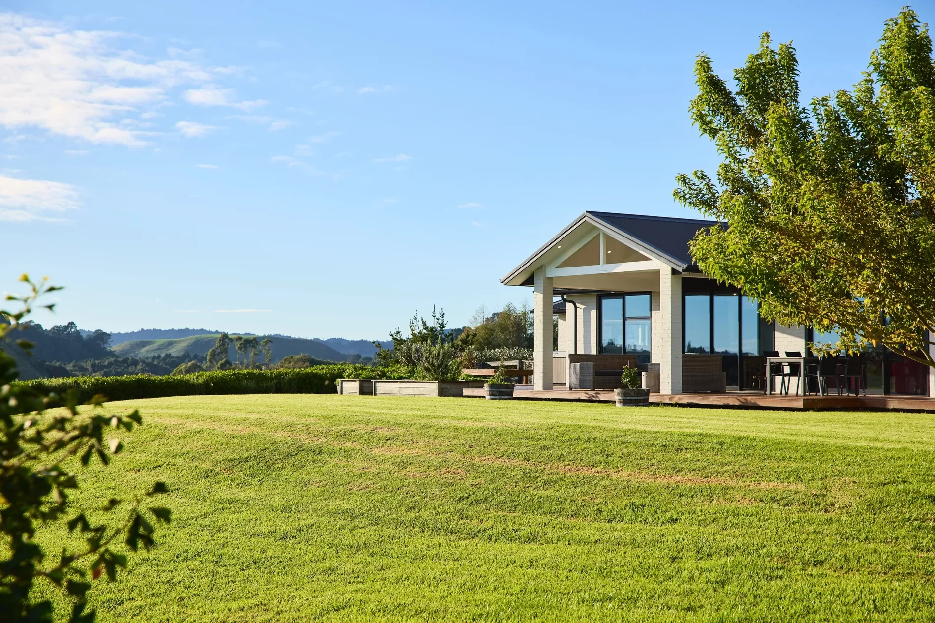 Exterior photo 4