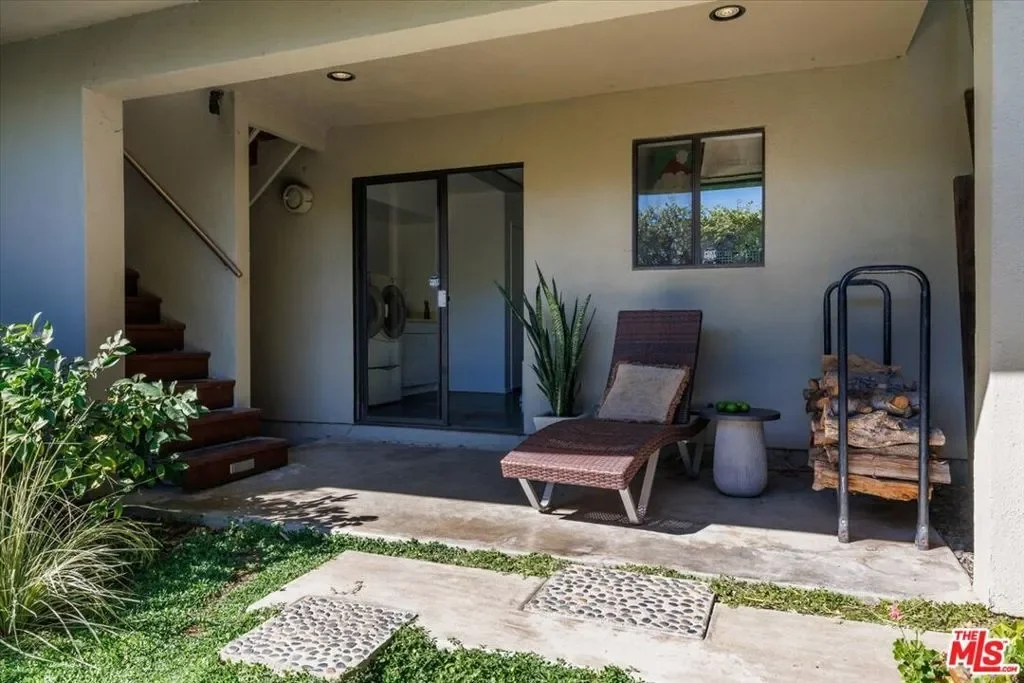 1358 Killarney Avenue, Los Angeles, California, United States. - Photo 25