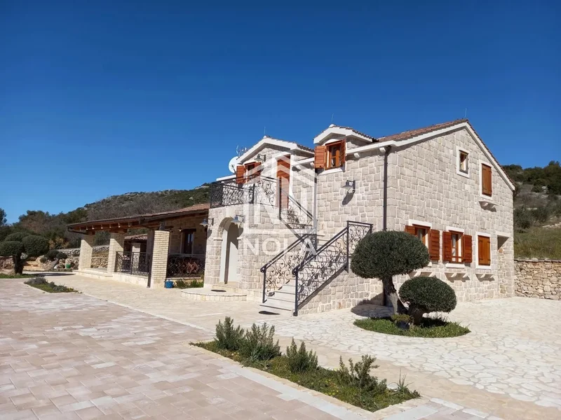 UNIQUE LUXURY VILLA AND HACIENDA ON 45,000 m² - OASIS OF PEACE IN DALMATIA