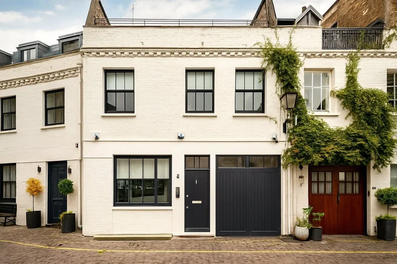 Lancaster Mews, London, England, United Kingdom. - Photo 5