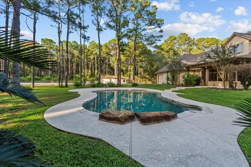 7306 Live Oak Circle, Alvin, Texas, United States. - Photo 43