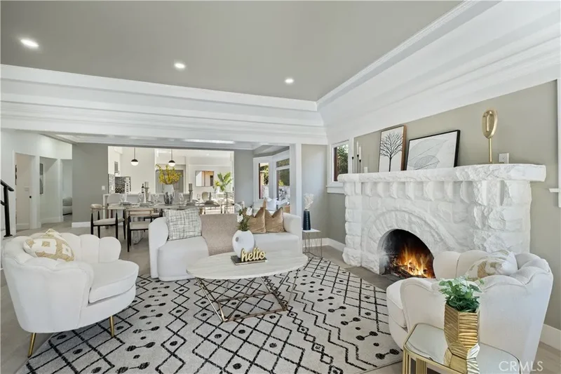 2410 8th Avenue, Los Angeles, CA 90018, Los Angeles, California, United States. - Photo 6