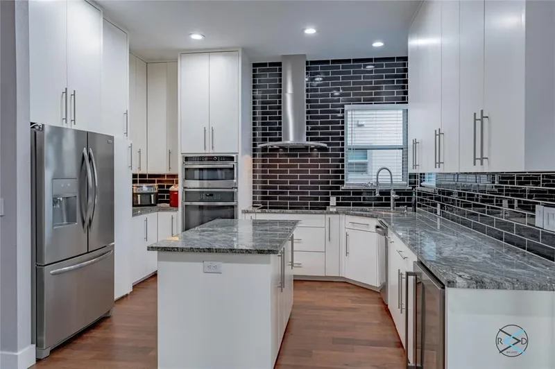 Single Family Residence in Gun Barrel City