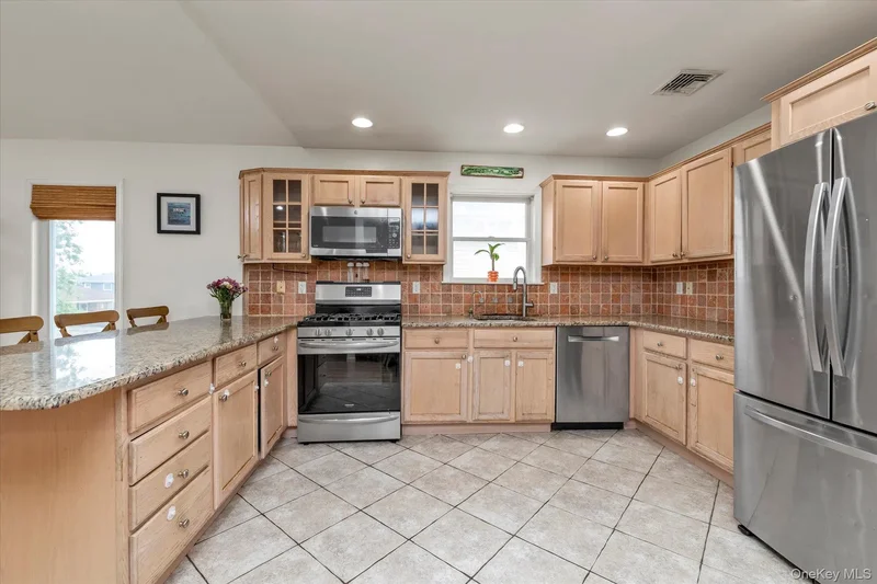 227 W Pine Street, Long Beach, New York, United States. - Photo 7