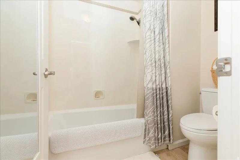 600 E 100 S, Hyde Park, Utah, United States. - Photo 29