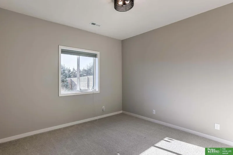 18311 Patrick Avenue, Elkhorn, NE 68022, Omaha, Nebraska, United States. - Photo 35