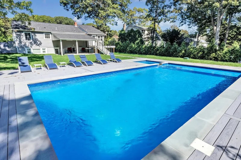 35 Suffolk Rd, Hampton Bays, New York, United States. - Photo 30