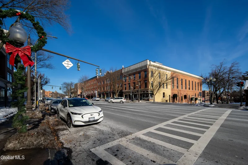 5 Spring Street #APT 404, Saratoga Springs, NY 12866, Saratoga Springs, New York, United States. - Photo 48