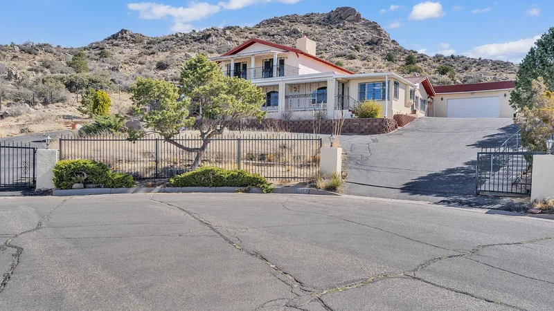 1512 LA TUNA Place SE, Albuquerque, NM 87123, Albuquerque, New Mexico, United States. - Photo 96