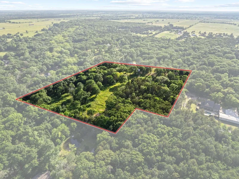383 County Road 1452, Bonham, TX 75418, Bonham, Texas, United States. - Photo 9
