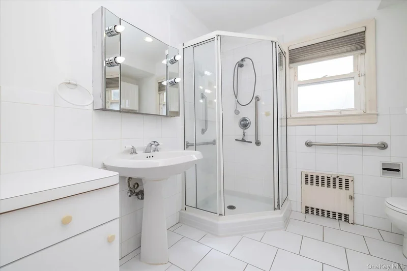 10 Cornell Place , East Rockaway, NY 11518, East Rockaway, New York, United States. - Photo 16