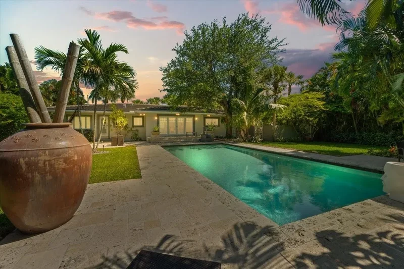 1635 Seabreeze Blvd, Fort Lauderdale, Florida, United States. - Photo 2