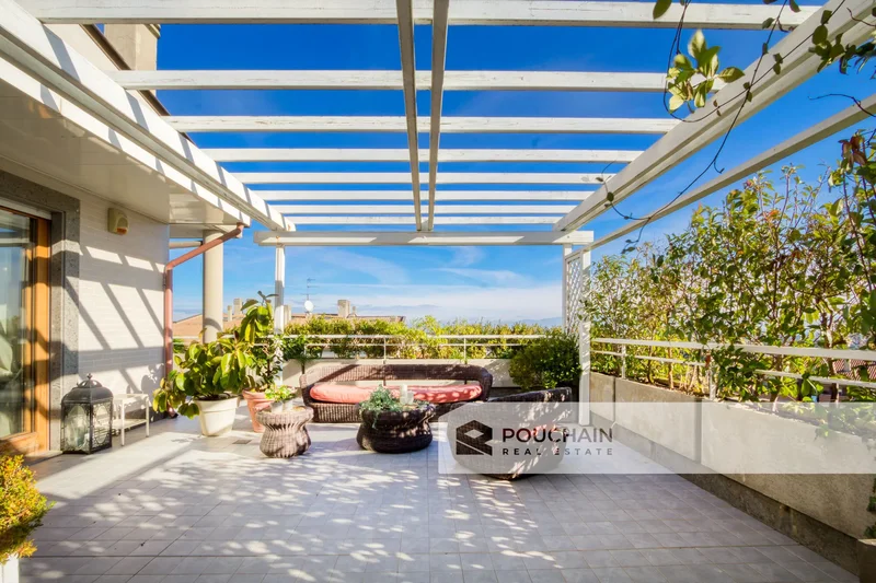 PRESTIGIOUS PENTHOUSE BATHE IN LIGHT AND WITH A BREATHTAKING VIEW