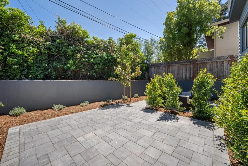 1433 Floribunda Avenue, Burlingame, California, United States. - Photo 7