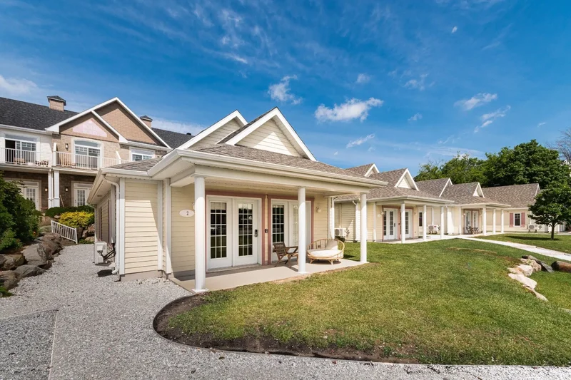 251 271 Av. de Venise O., Venise-en-Québec, Quebec, Canada. - Photo 11