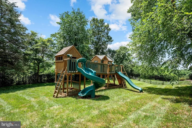 18132 Shenstone Run Court, Leesburg, VA 20175, Leesburg, Virginia, United States. - Photo 42