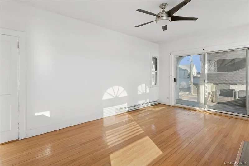 23 Troy Avenue, Long Beach, New York, United States. - Photo 23