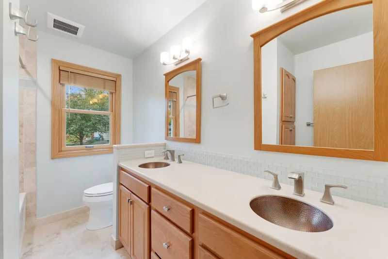 402 Sweet Briar Lane , Hopkins, MN 55343, Hopkins, Minnesota, United States. - Photo 29