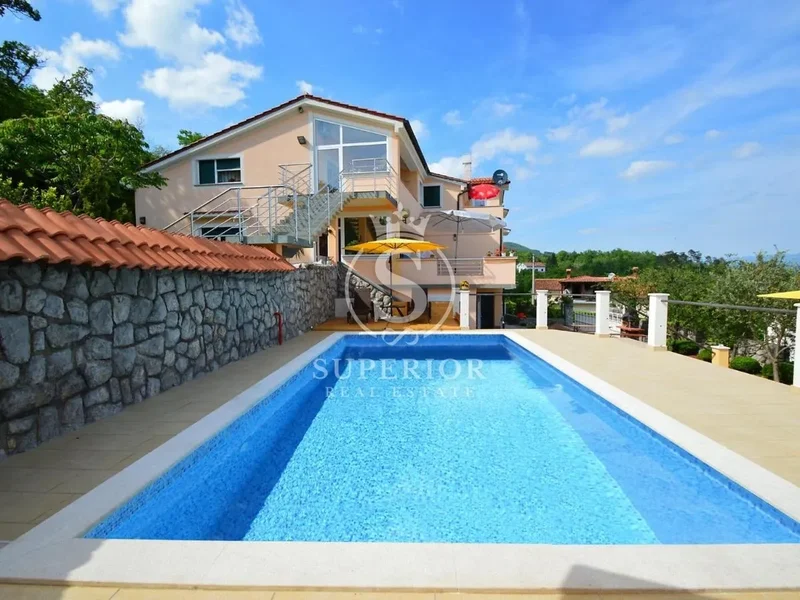 Opatija, Veprinac – apartment house with swimming pool
