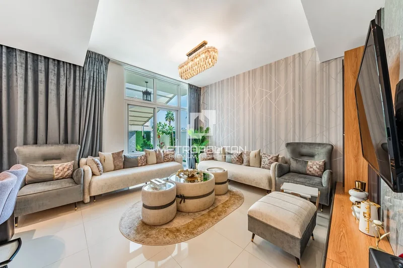 Vacant on Transfer | 3BR + Maids | Closed Kitchen