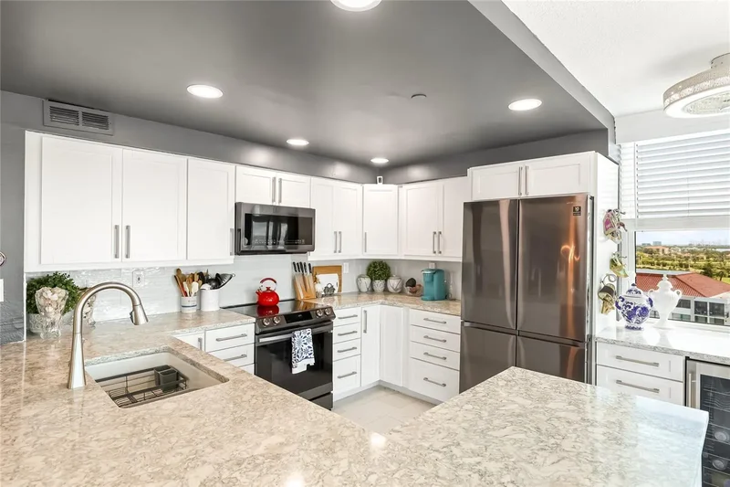 6265 SUN BOULEVARD #1004, ST PETERSBURG, FL 33715, St. Petersburg, Florida, United States. - Photo 14