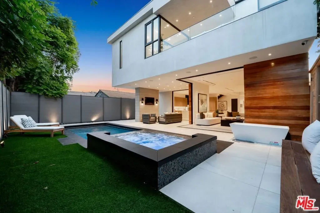 818 N Curson Avenue, Los Angeles, California, United States. - Photo 51