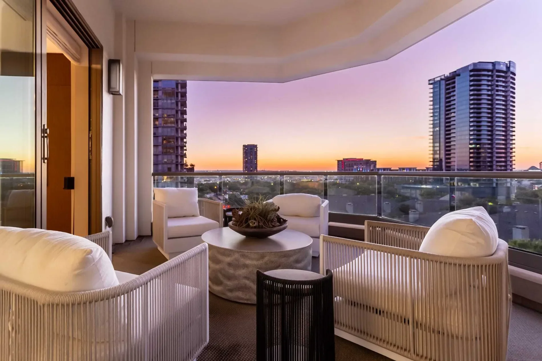 2300 WOLF Street, #7D, Dallas, TX, 75201, USA, Dallas, Texas, United States. - Photo 2
