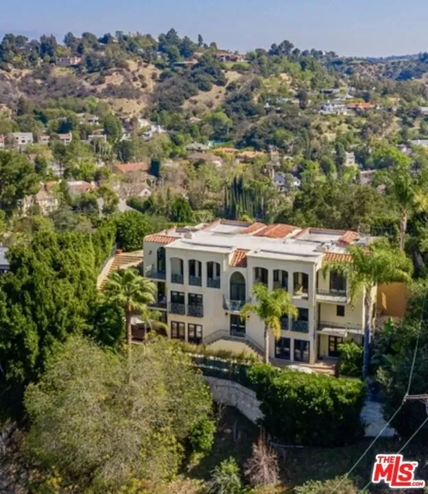 3110 Benedict Canyon Drive, Beverly Hills, California, United States. - Photo 52