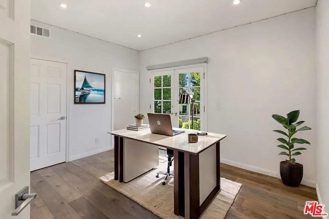 15916 Daniel Ln, Los Angeles, California, United States. - Photo 18