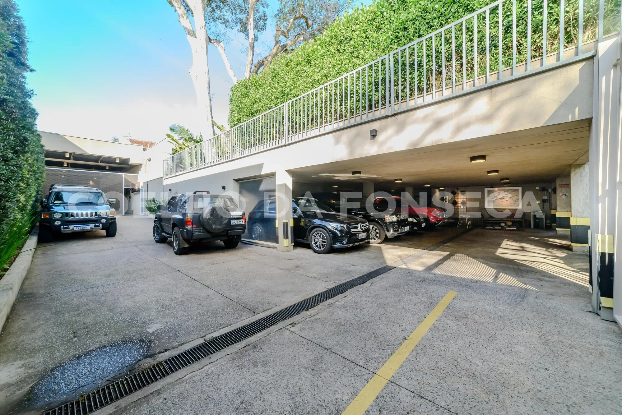 Exterior photo 7