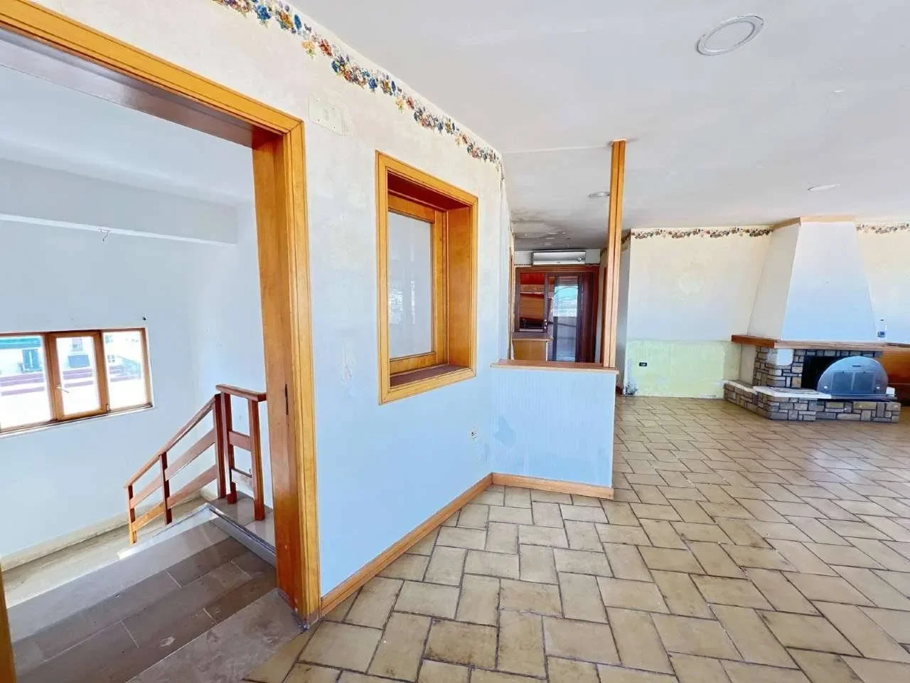 Exterior photo 12