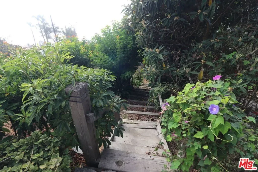 20776 Big Rock Drive, Malibu, California, United States. - Photo 16