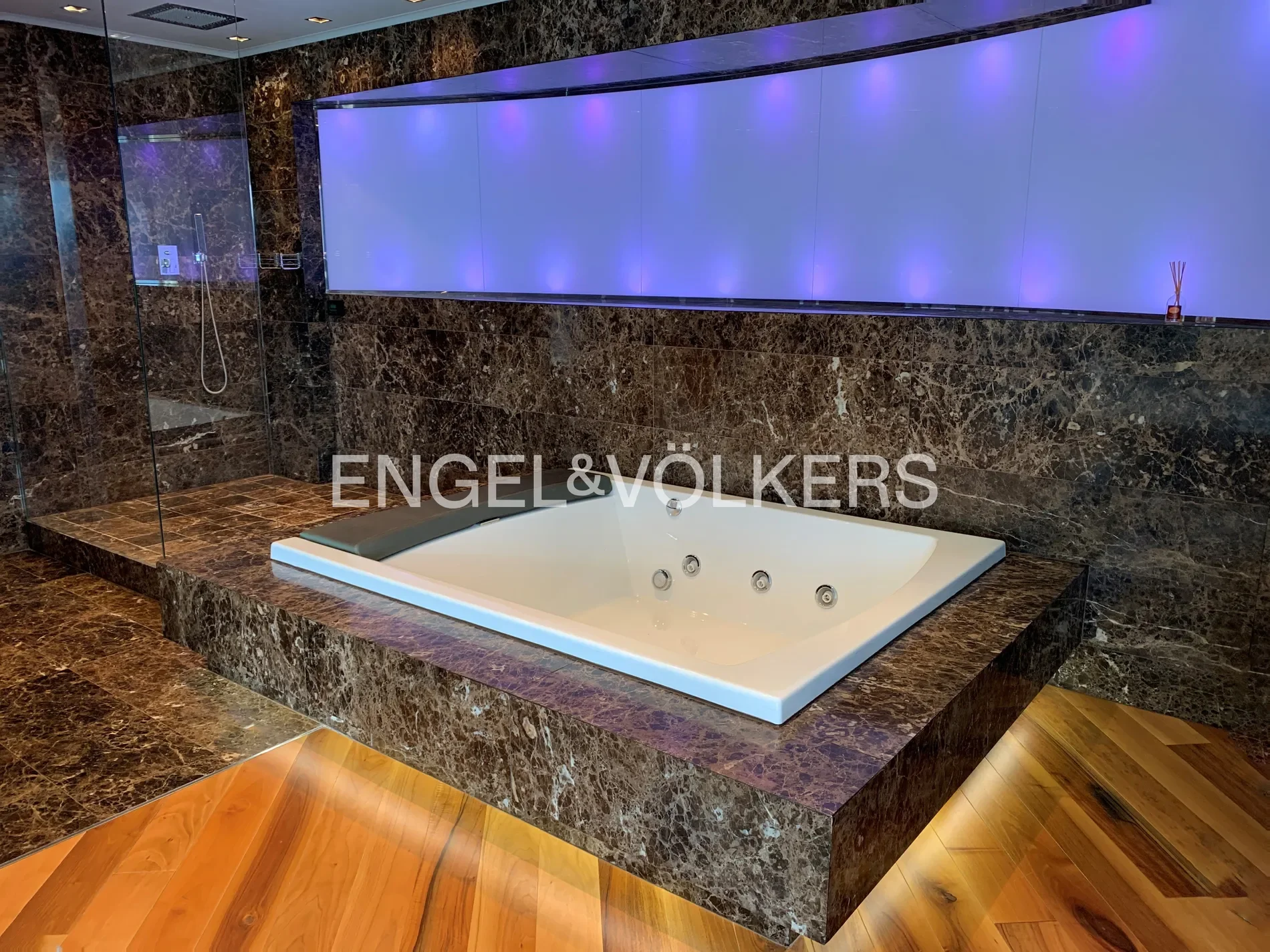 Gallery photo 10