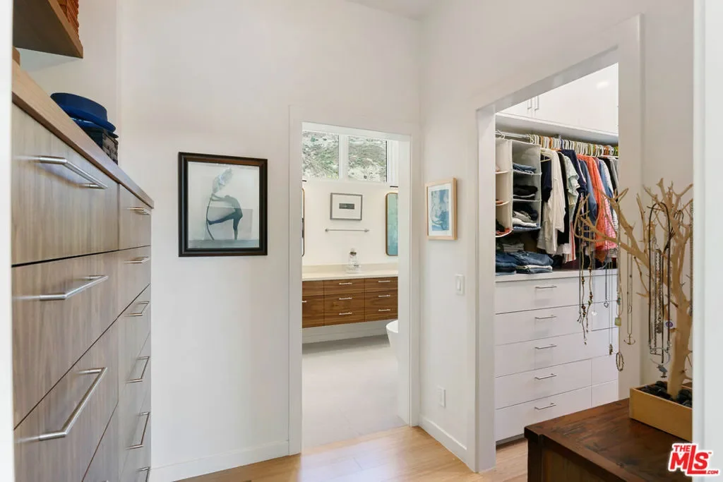 34067 Mulholland Highway, Malibu, California, United States. - Photo 28