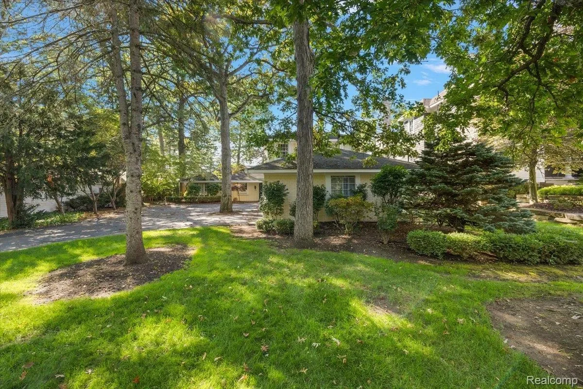 2236 Locklin Lane, West Bloomfield Charter Township, MI 48324, Orchard Lake Village, Michigan, United States. - Photo 29