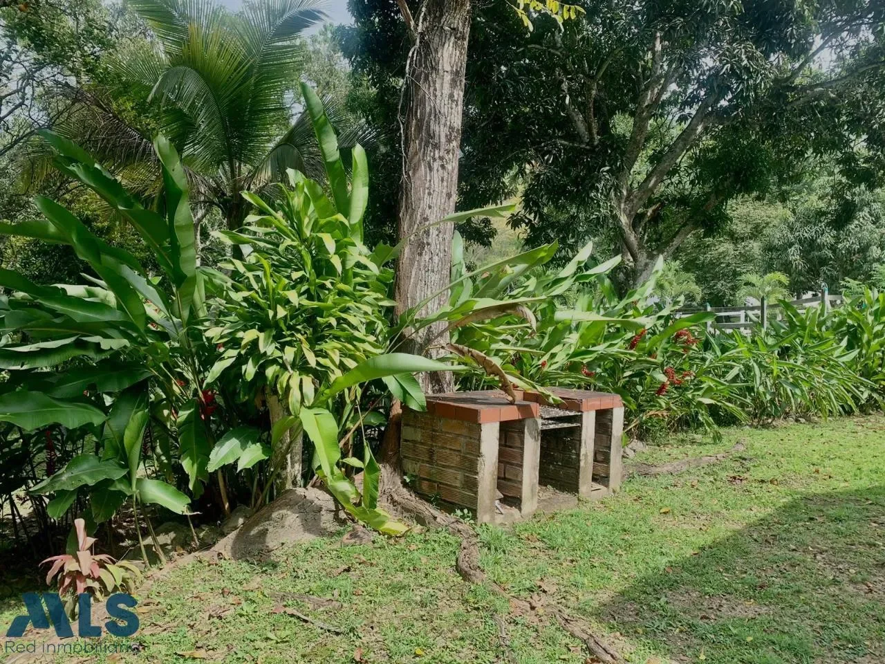 Exterior photo 11