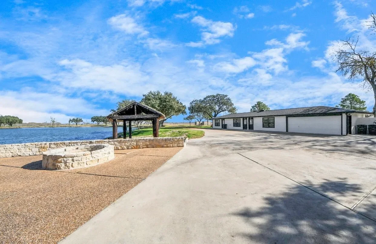 5523 Ehrman Lake Lane, Wallis, TX 77485, Wallis, Texas, United States. - Photo 41
