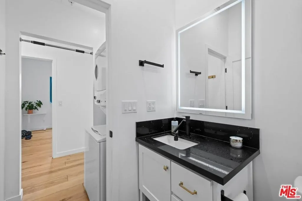 3170 Glenmanor Place, Los Angeles, California, United States. - Photo 34