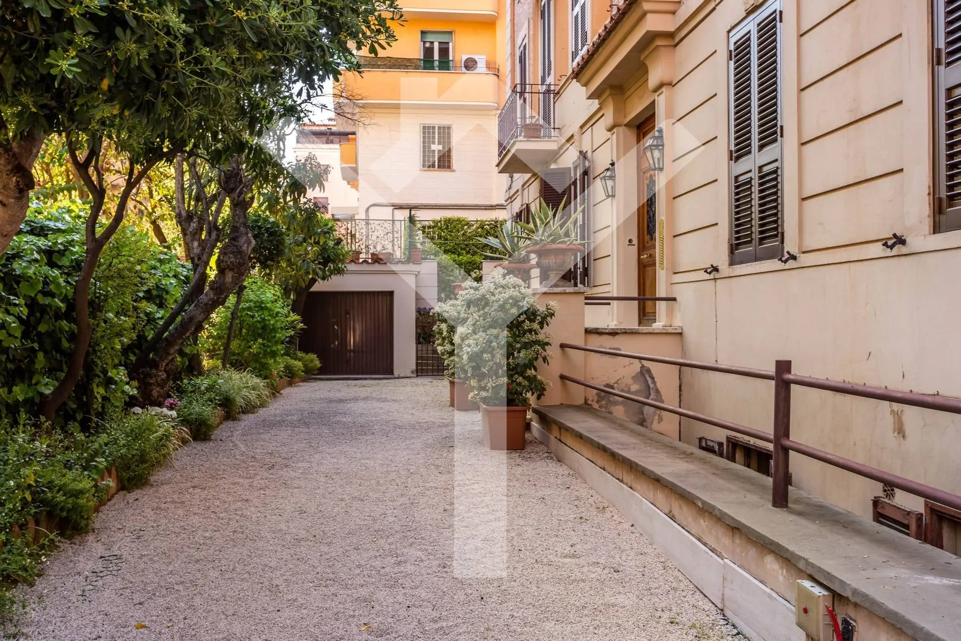 Roma Via Eleonora Duse, Rome, Lazio, Italy. - Photo 16