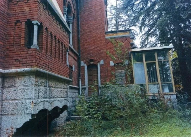 Exterior photo 7