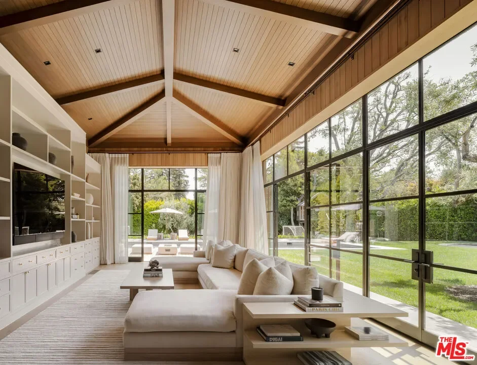 250 S Rockingham Avenue, Los Angeles, California, United States. - Photo 19