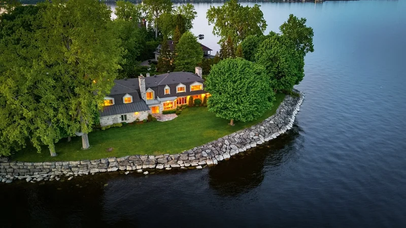 Pointe-Claire, QC, H9S5C5, CANADA, Pointe-Claire, Quebec, Canada. - Photo 2