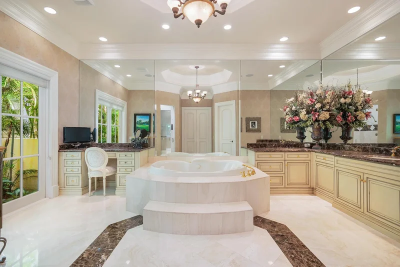 19223 Riverside Drive, Tequesta, Florida, United States. - Photo 32