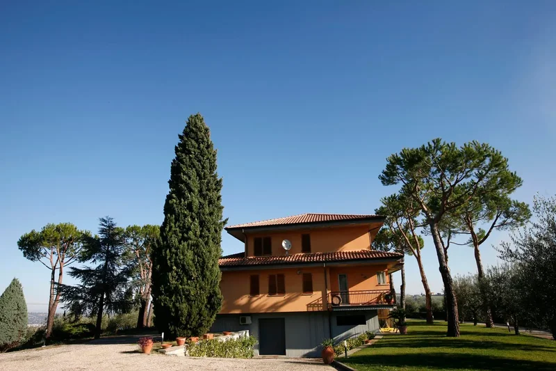 Contado Veniglio - Prestigious Panoramic Villa with Vineyard, Olive Grove & Winery