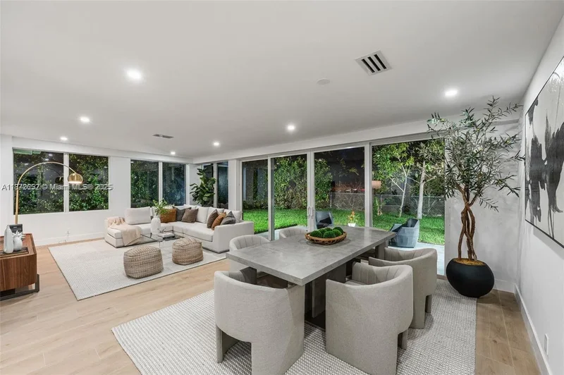 1130 NE 104th St, Miami, Florida, United States. - Photo 11